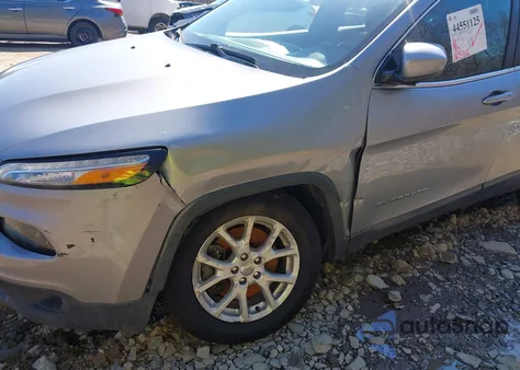 2015 Jeep Cherokee Latitude z USA, uszkodzony, nr VIN 1C4PJMCS4FW738423